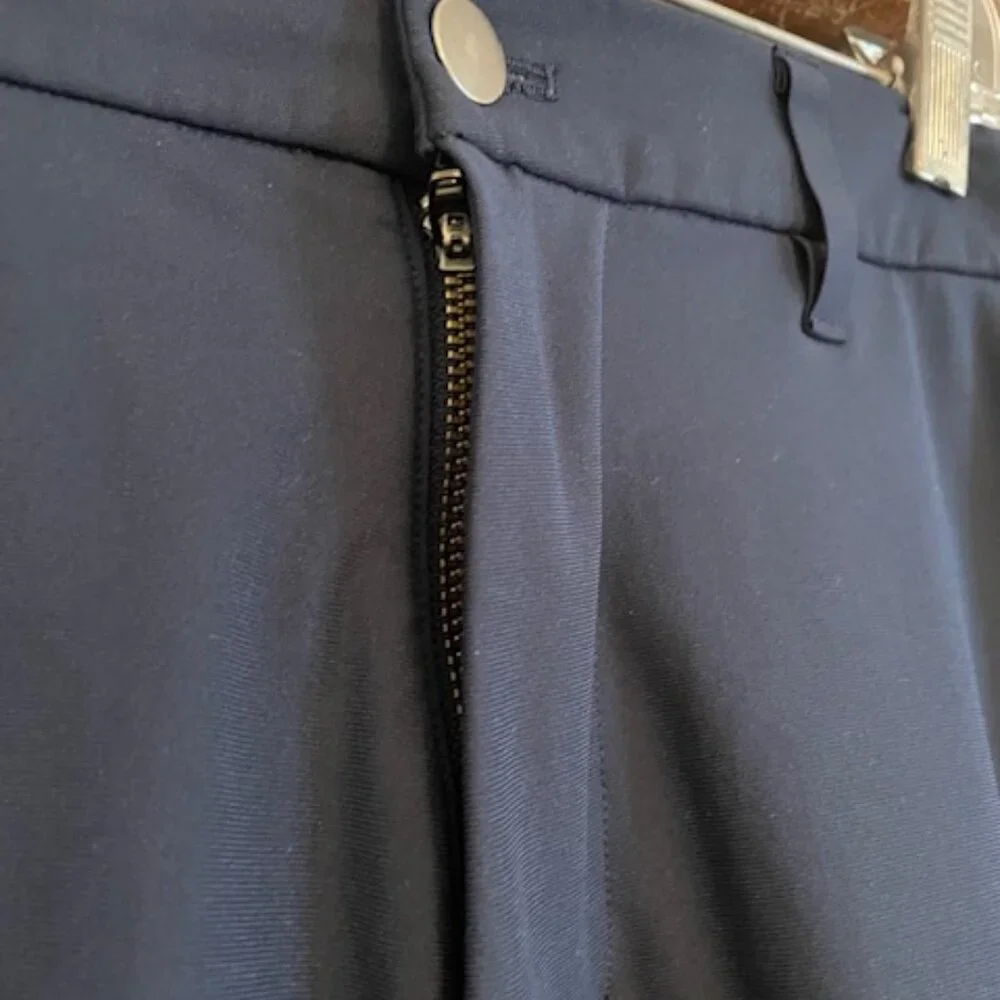 lululemon Commission Pant in Navy Blue, Size 36 - Picture 3 of 7